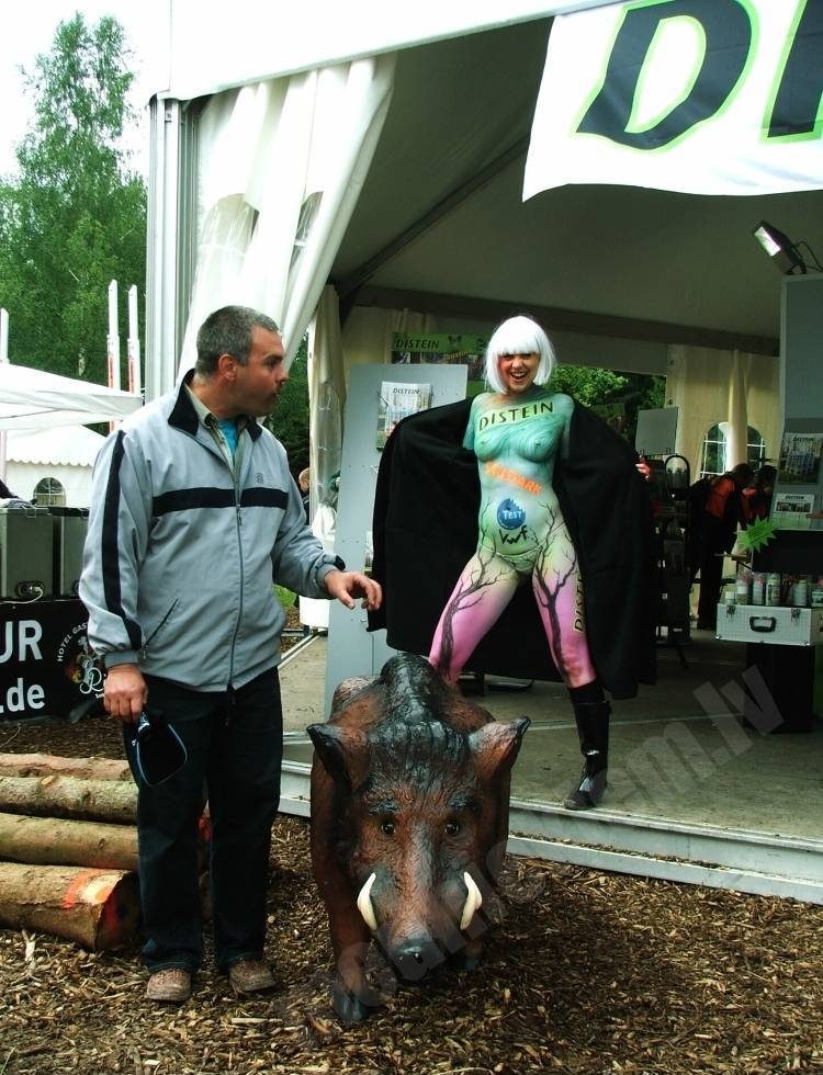 Foto no mežistrādes tehnikas izstādes Vācijā